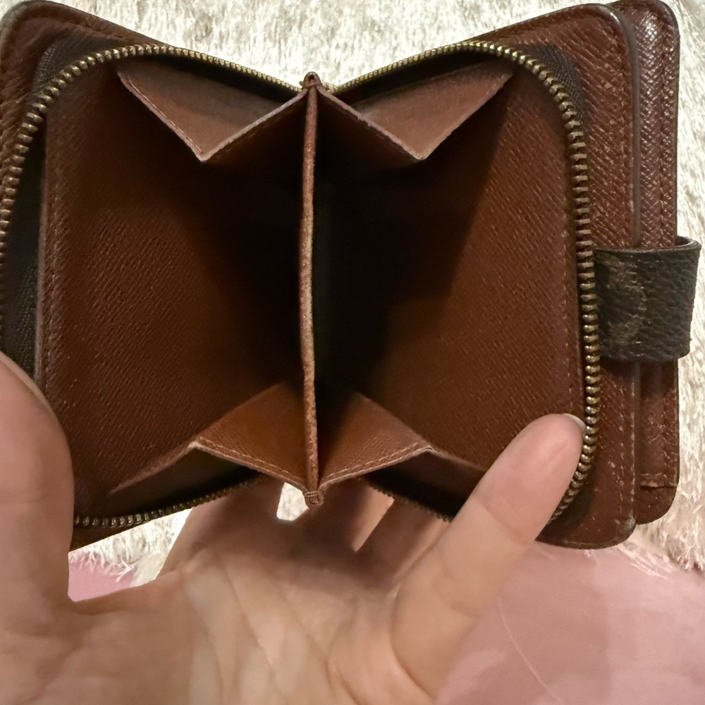 Authentic Louis Vuitton Monogram Snap Wallet - Picture 4 of 11